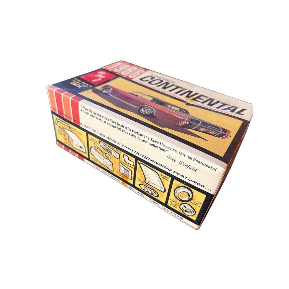 AMT Model Kit 1966 Lincoln Continental 1/25 Scale Gene Winfield Customizing - Picture 2 of 8